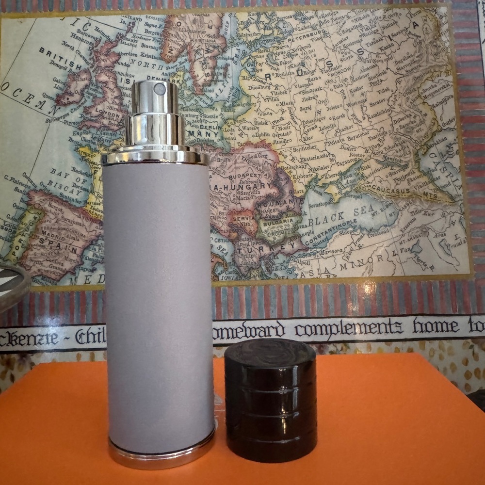 Dior La Collection privee Gris travel purse spray . - Picture 3 of 9